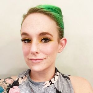 Meet your Posher, Alyson